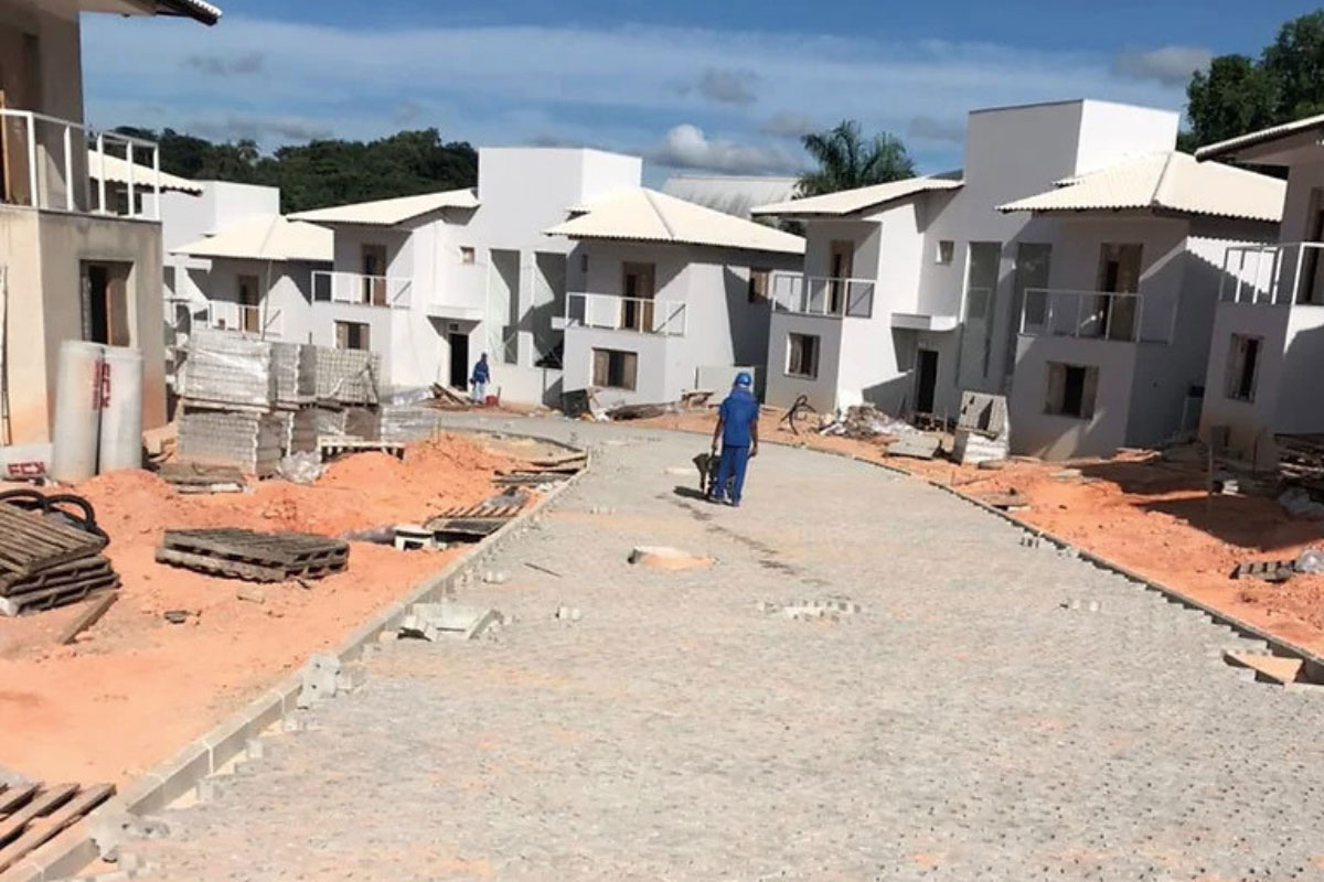 PAVIMENTAÇÃO E TERRAPLANAGEM